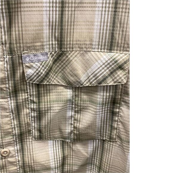 Columbia Short Sleeve Button down vented double pocket Men’s XL Cargo Shirt - Picture 2 of 4
